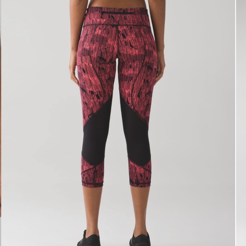 Lululemon Pace Rival Crop - Picture 2 of 12